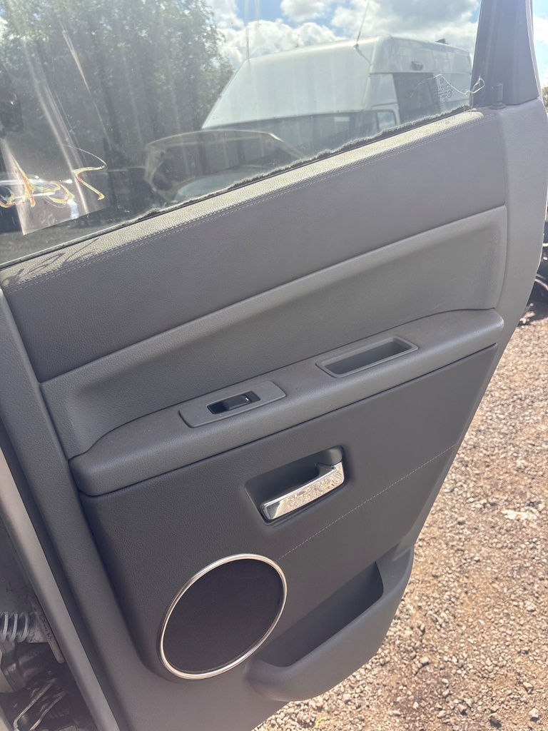 [EPE-119485] Panel interior puerta trasera derecha Jeep Grand Cherokee 3.0 CRD