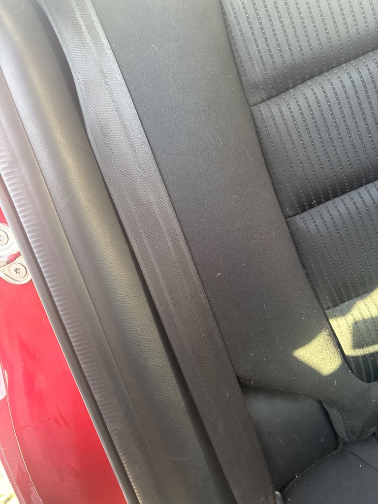 [EPE-119697] Pretensor de cinturón de seguridad trasero derecho Mazda 6 (2012-2020)