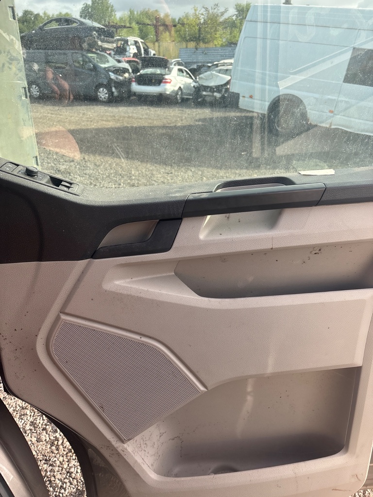 [EPE-119705] Panel interior de puerta delantera derecha VW Transporter 2019