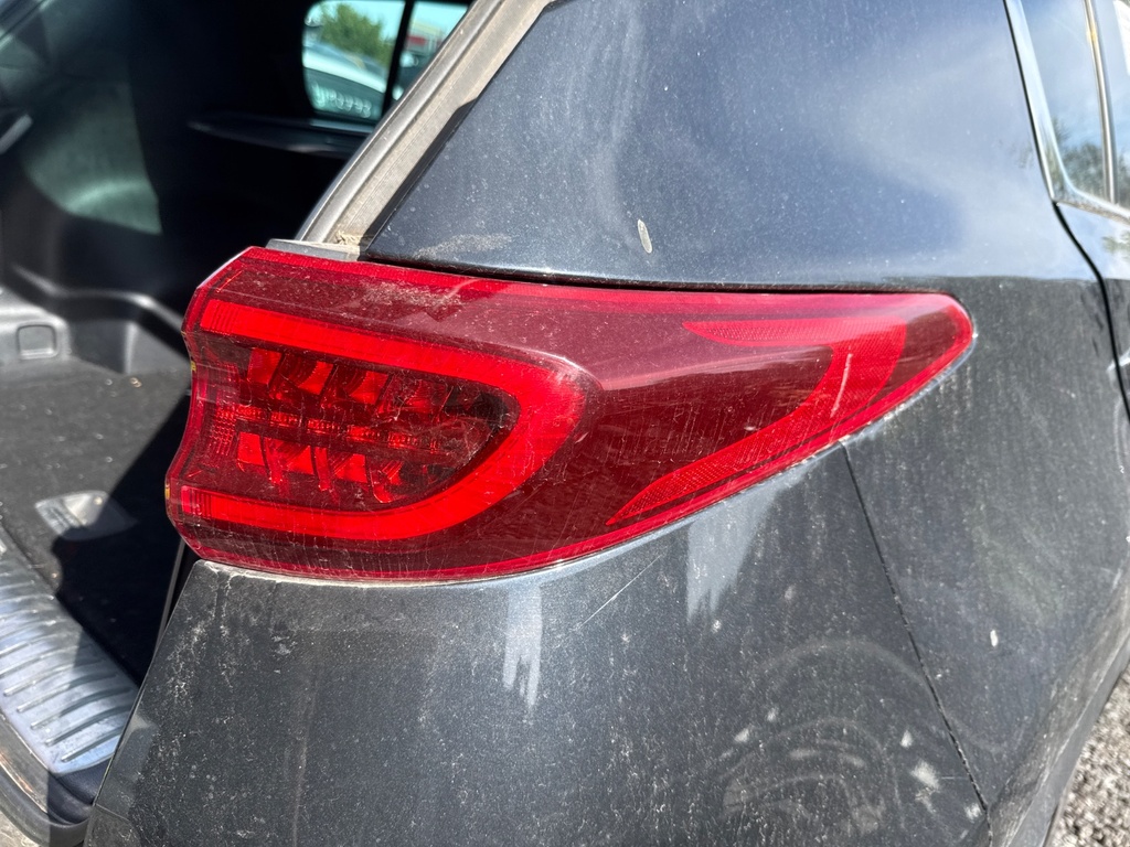 [EPE-120327] Piloto trasero derecho Kia Sportage 2019