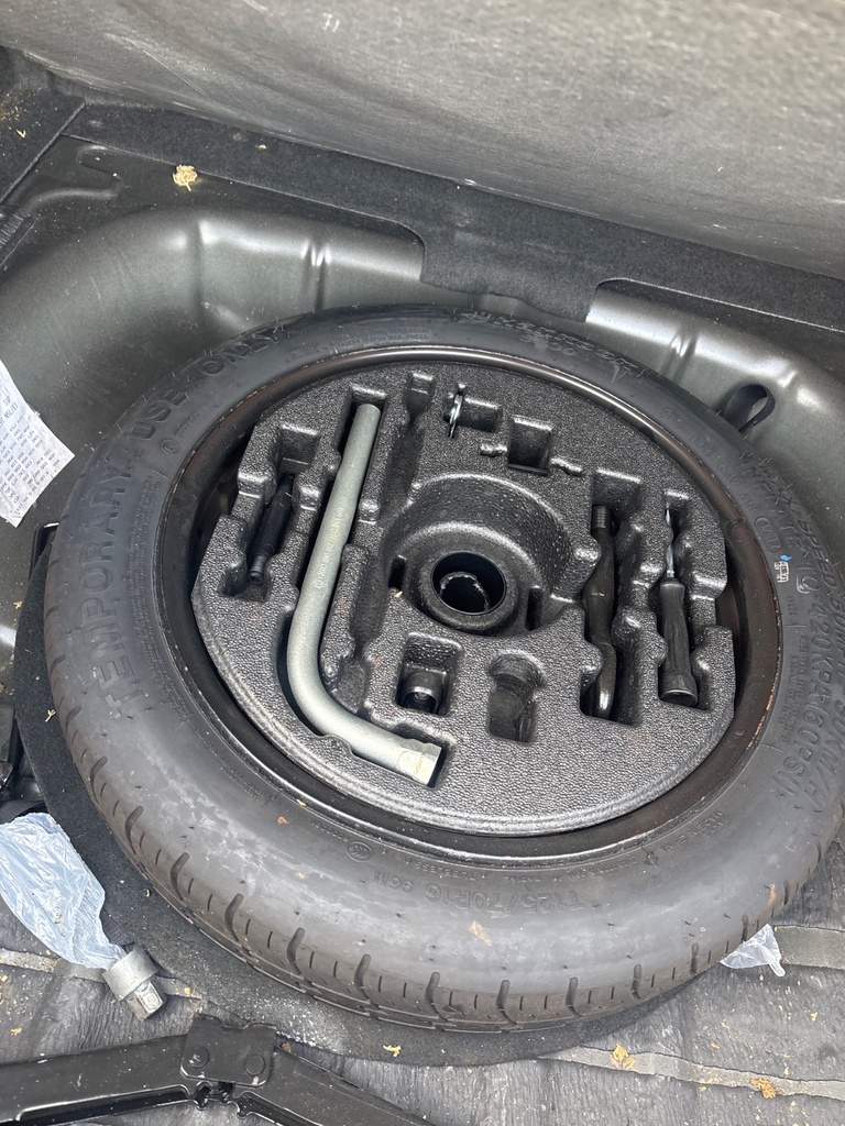 [EPE-120408] Kit rueda de repuesto Audi A3