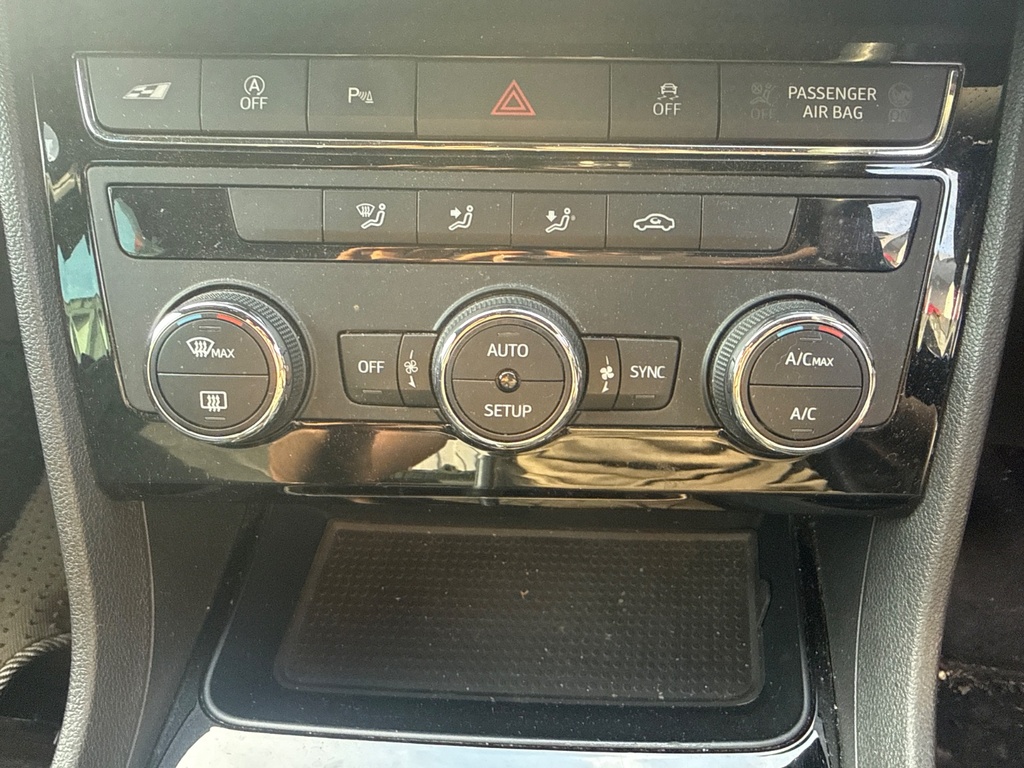 [EPE-120471] Conjunto de control calefacción Seat Leon 2017