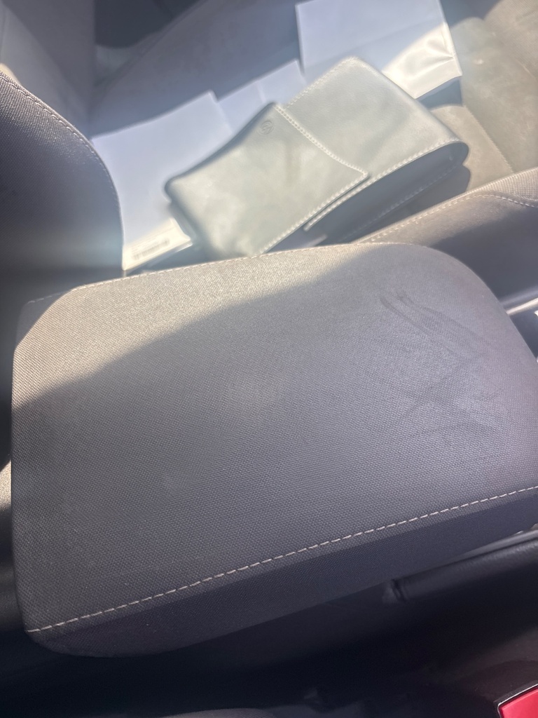 [EPE-120633] Reposabrazos de consola central VW Golf 2019