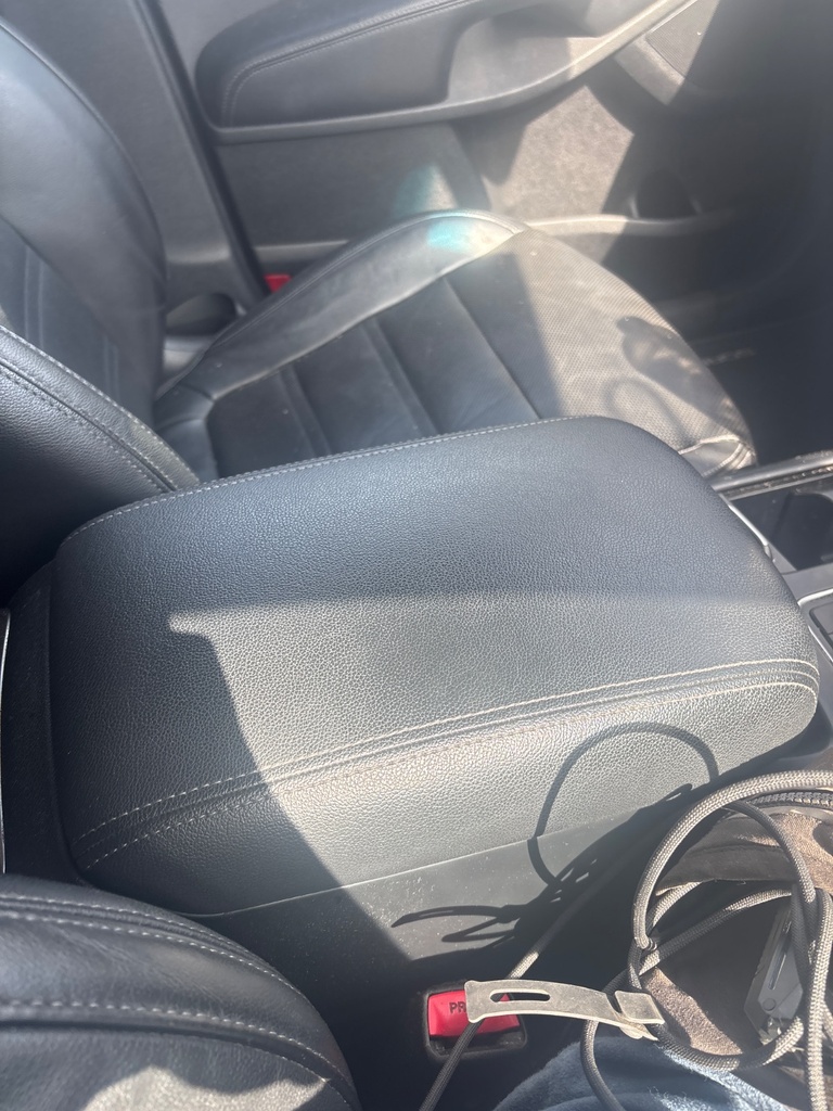 [EPE-121130] Reposabrazos consola central Kia Sorento 2017