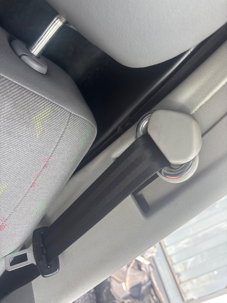 [EPE-121228] Pretensor de cinturón de seguridad delantero izquierdo VW Transporter T5 (2003-2009)