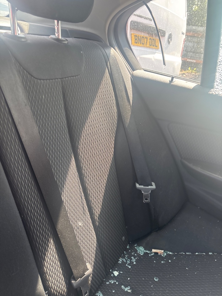 [EPE-121447] Pretensor de cinturón de seguridad trasero izquierdo BMW Serie 3