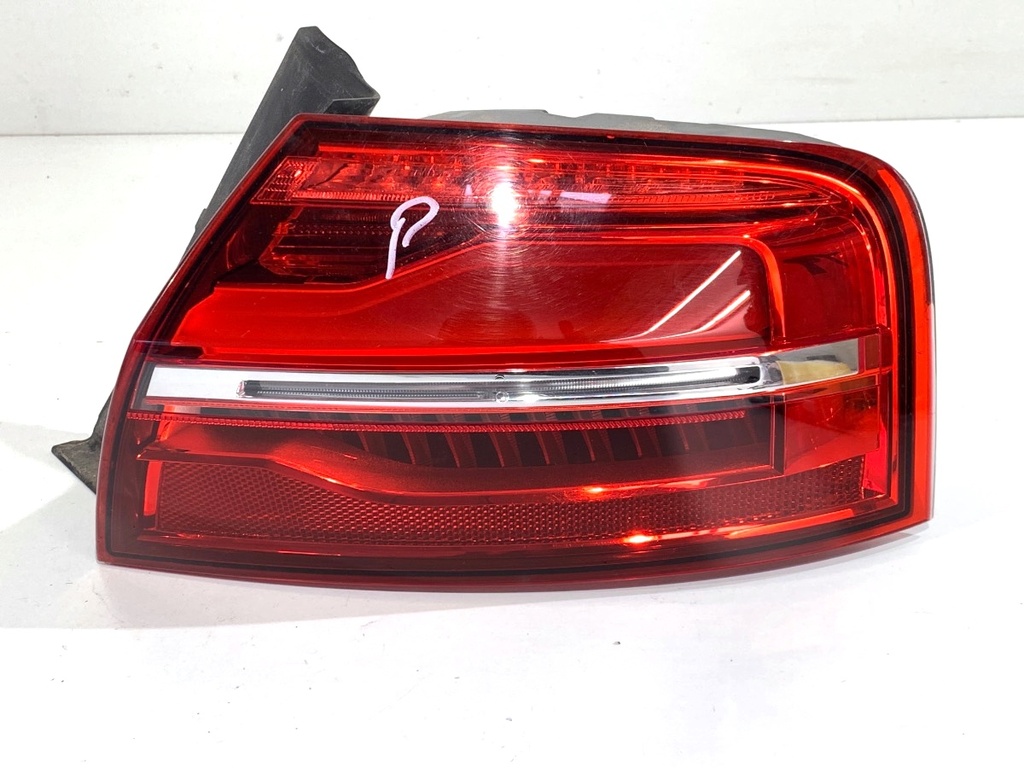 [STARK-875083] Piloto trasero derecho AUDI A8 D4 (4H2, 4H8, 4HC, 4HL) 2009-2018