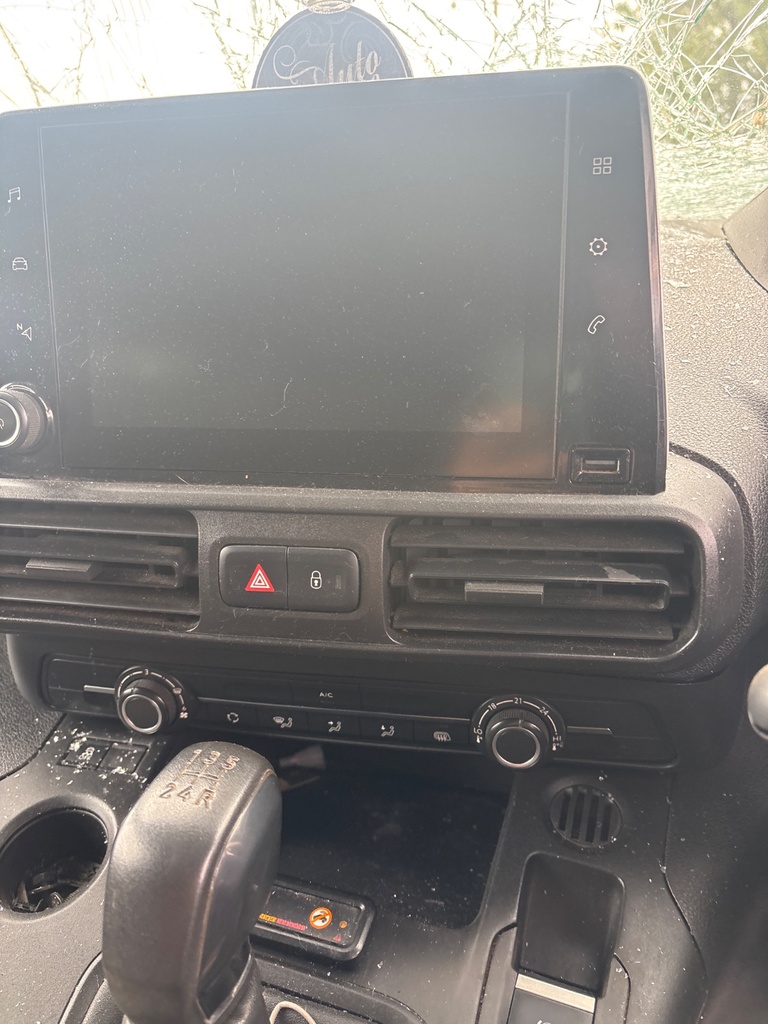 [EPE-122022] Salida de aire calefacción salpicadero Peugeot Partner 2019