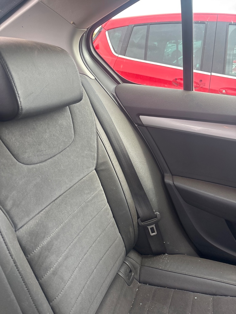 [EPE-122140] Pretensor de cinturón de seguridad trasero izquierdo Skoda Octavia 2014