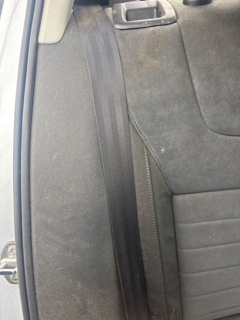 [EPE-122141] Pretensor de cinturón de seguridad trasero derecho Skoda Octavia 2014