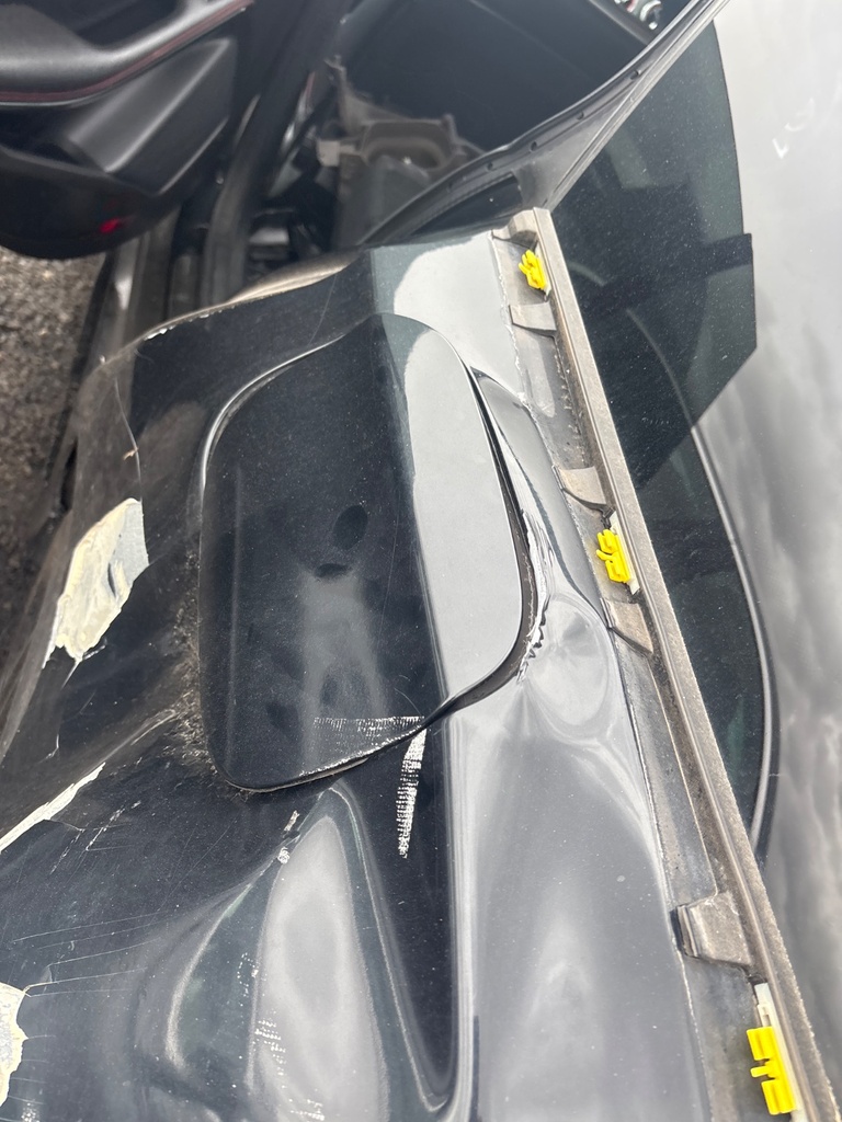 [EPE-122196] Tapa de depósito de combustible Mercedes-Benz CLA