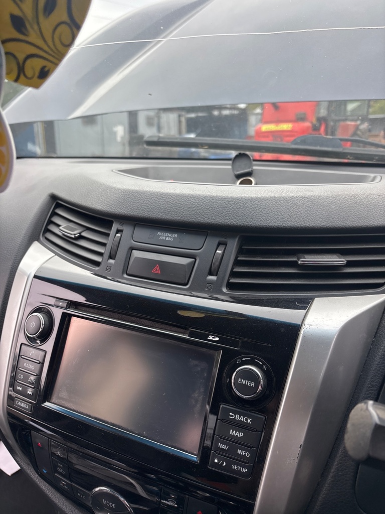 [EPE-122419] Salida de aire calefacción salpicadero Nissan Navara NP300 2017