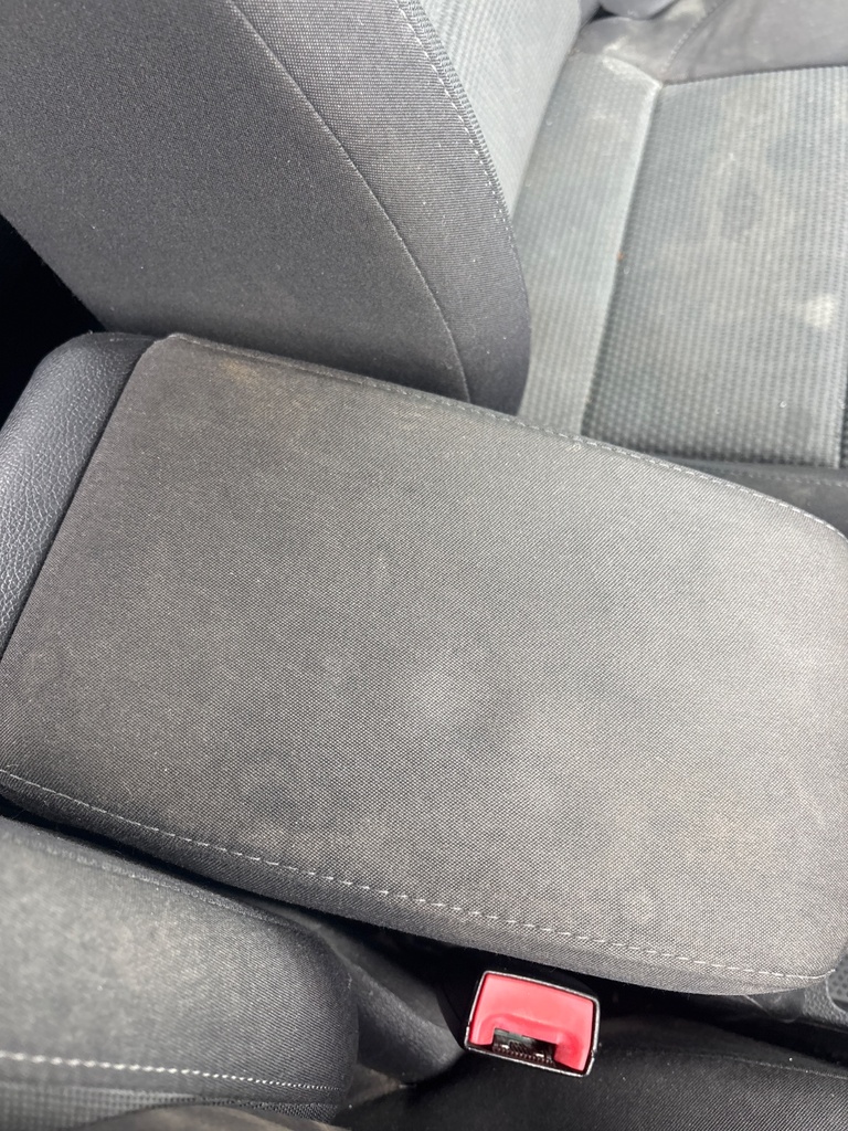 [EPE-122567] Reposabrazos de consola central VW Golf VI 5K1