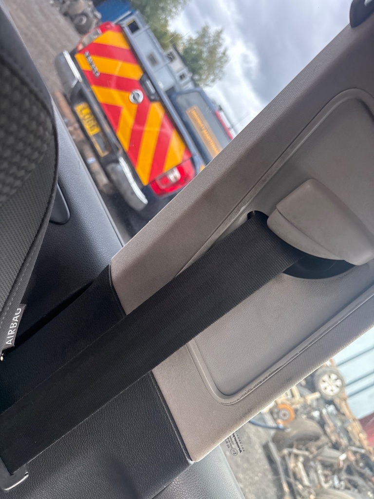 [EPE-122576] Pretensor cinturón seguridad delantero izquierdo VW Golf VI 5K1