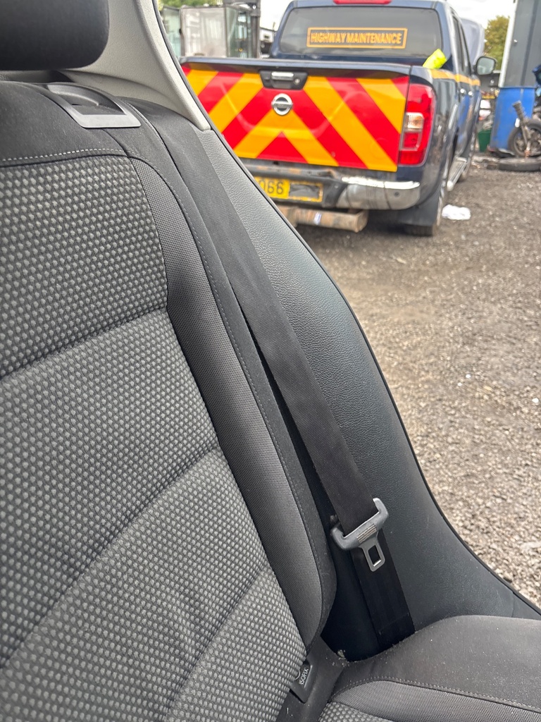 [EPE-122617] Pretensor cinturón seguridad trasero izquierdo VW Golf VI
