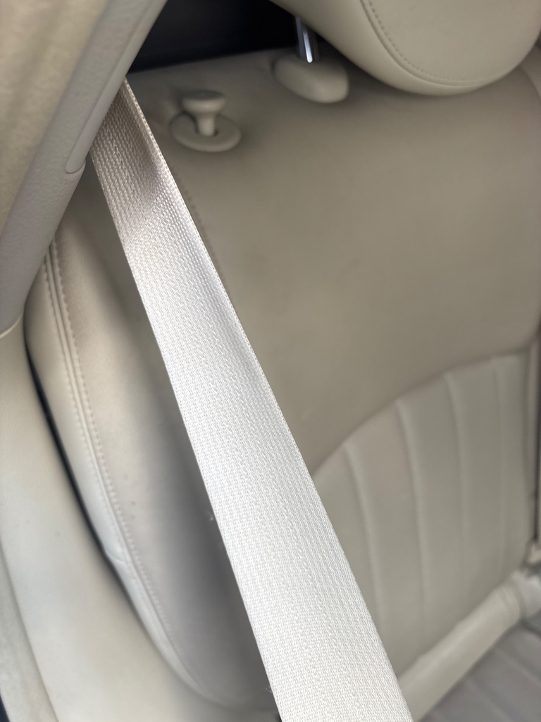 [EPE-122785] Pretensor de cinturón trasero derecho Infiniti EX 30d
