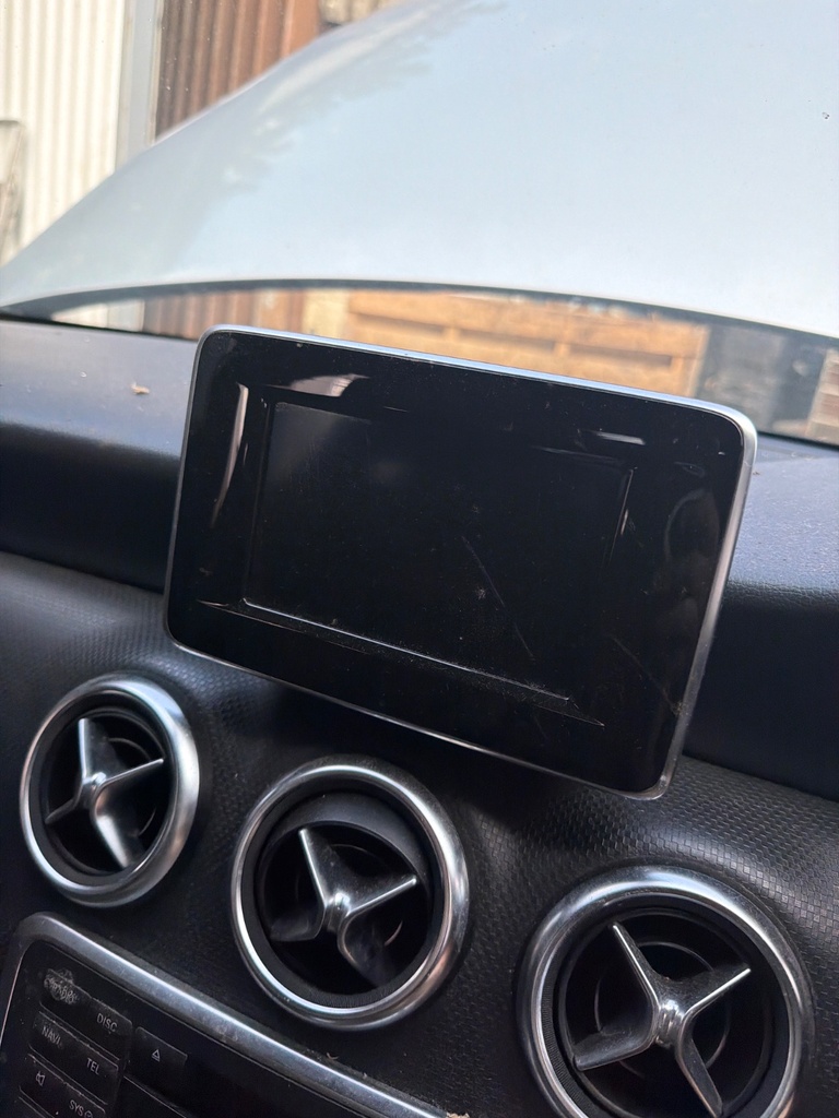 [EPE-122886] Pantalla multifunción Mercedes Clase A W176
