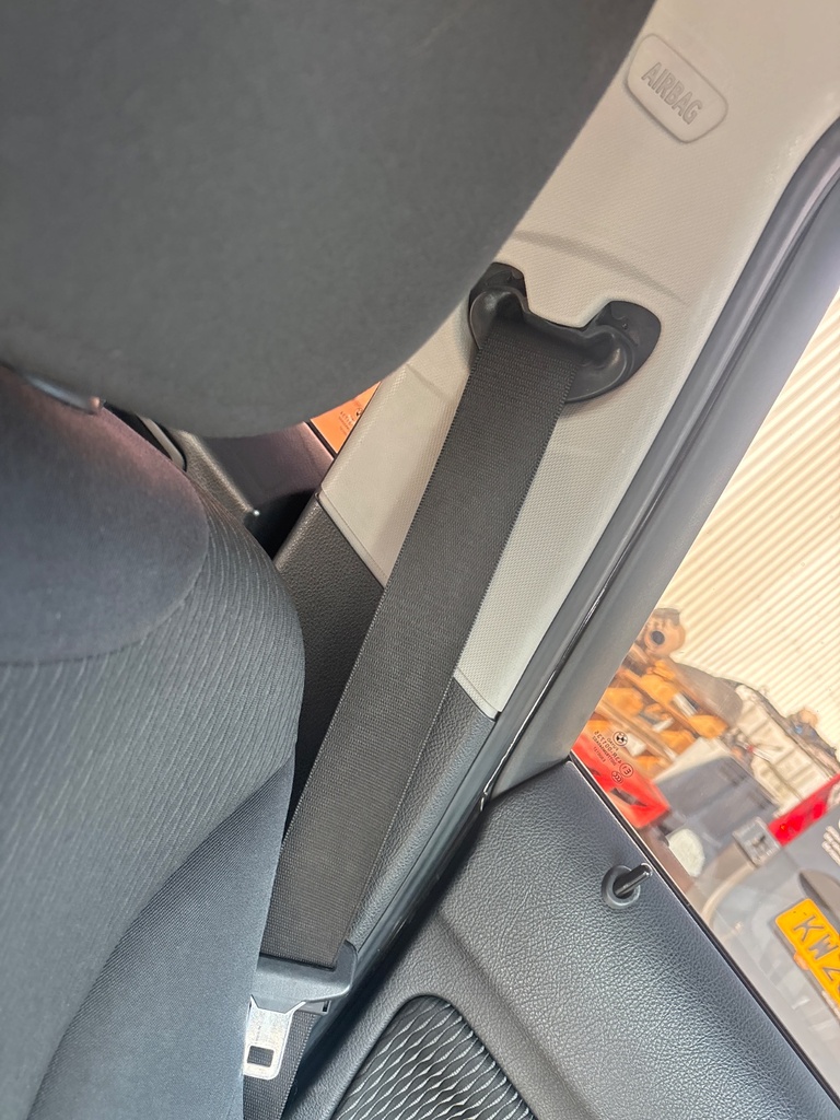 [EPE-122963] Pretensor de cinturón delantero izquierdo BMW Serie 1 114d