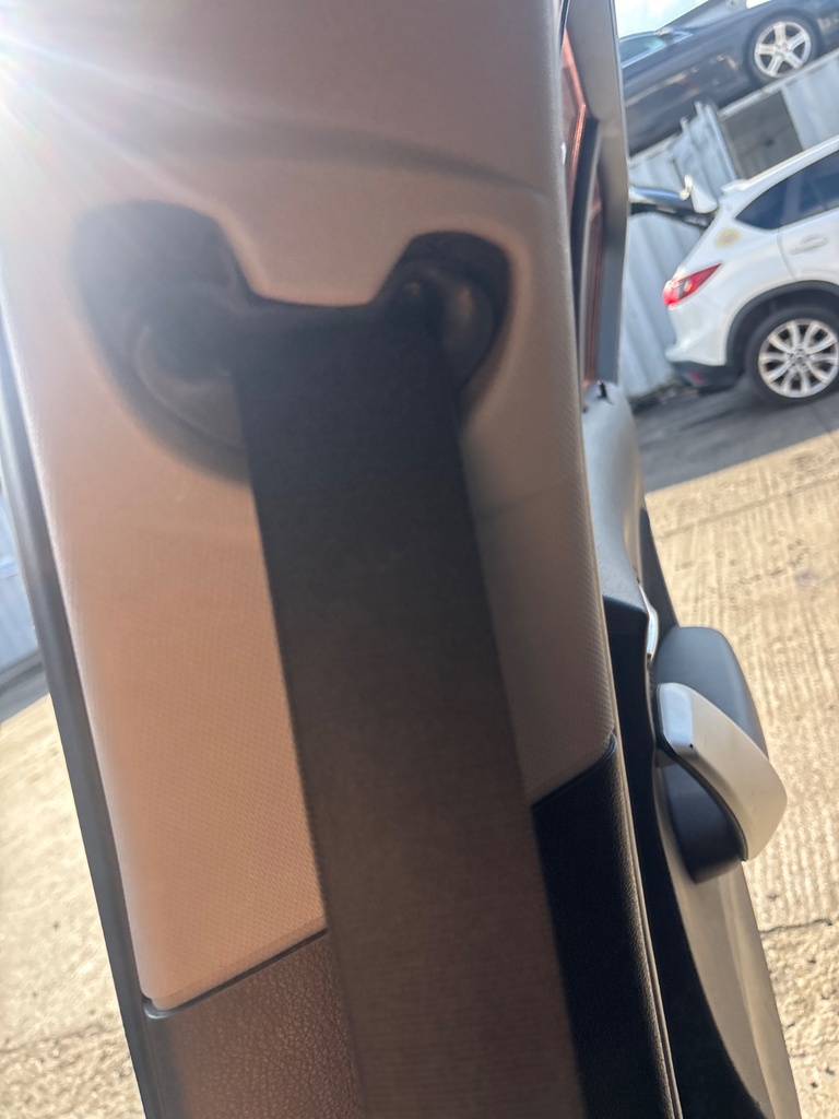 [EPE-122964] Pretensor de cinturón delantero derecho BMW Serie 1 114d
