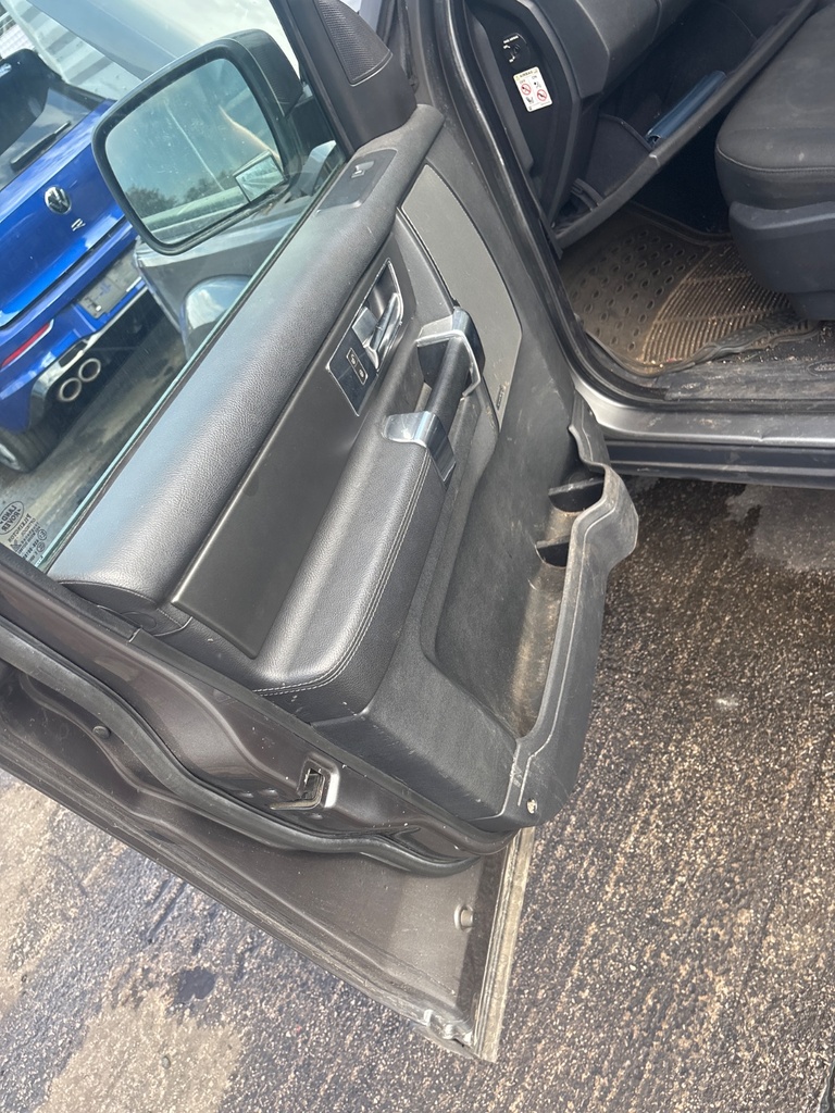 [EPE-123422] Panel de puerta delantero izquierdo Land Rover Discovery