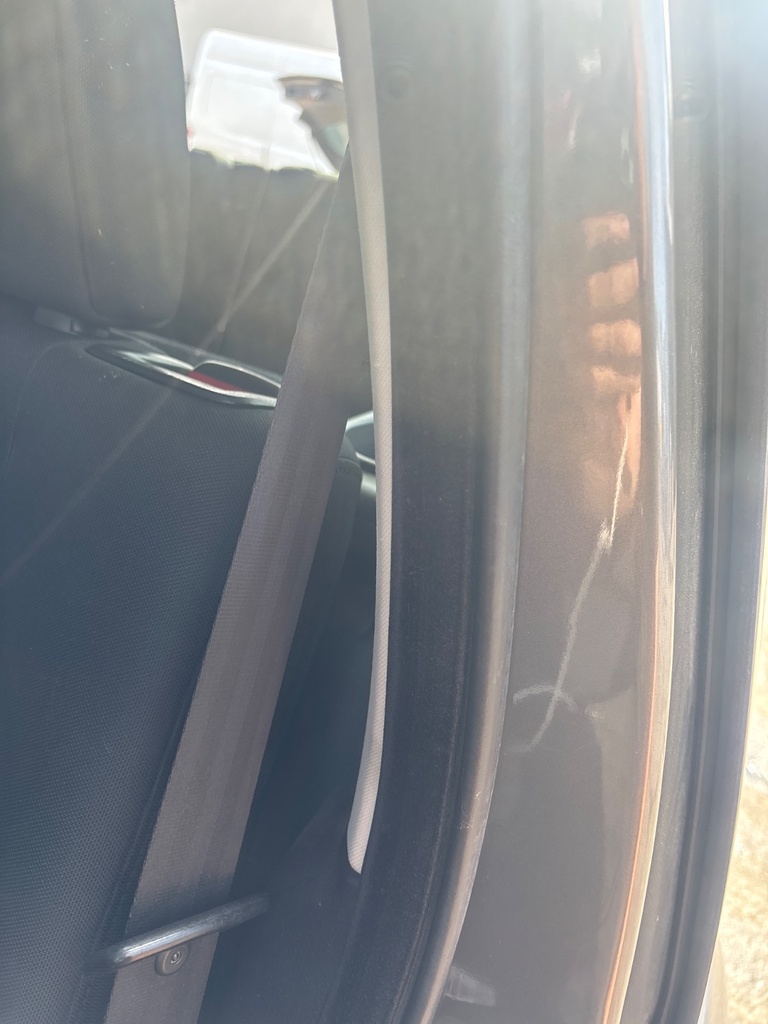 [EPE-123442] Pretensor de cinturón de seguridad trasero derecho Land Rover Discovery