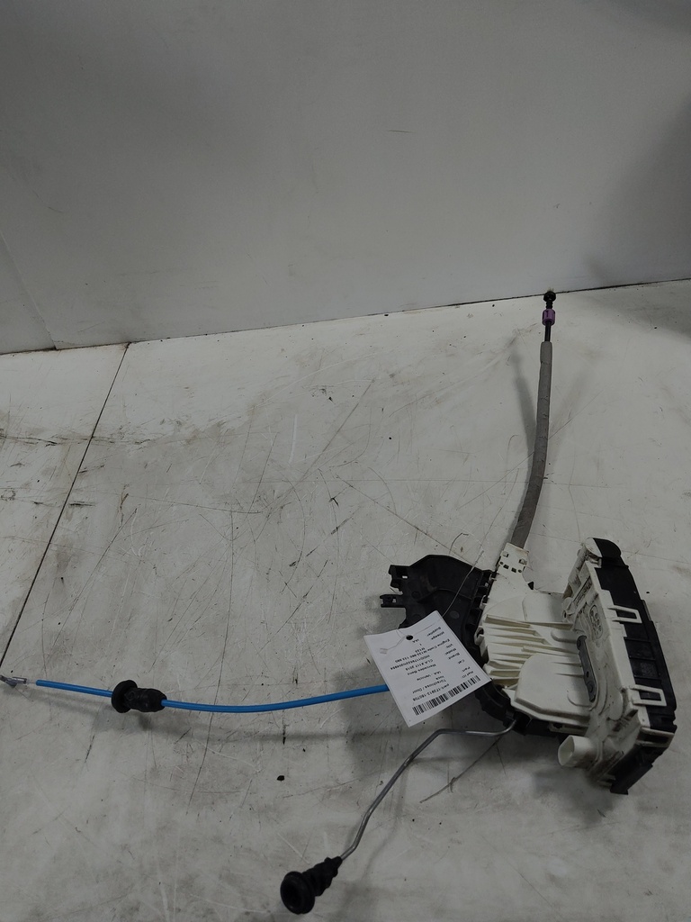 [MTD-535263] Cerradura de puerta Mercedes-Benz CLA