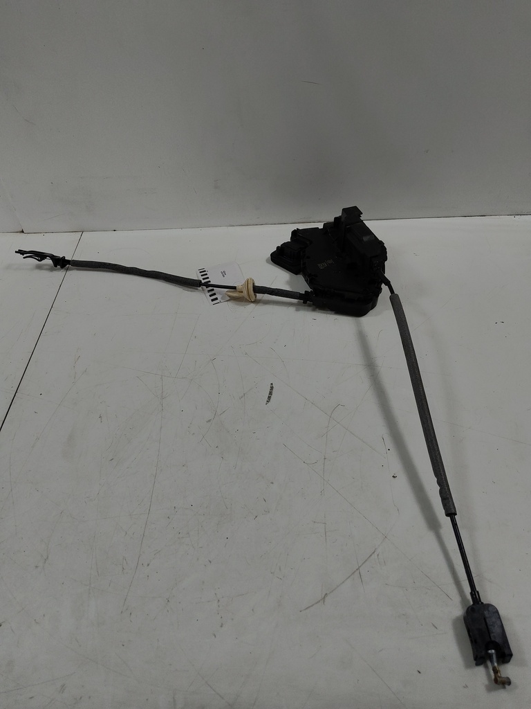 [MTD-535427] Cerradura de puerta VW Golf 2019
