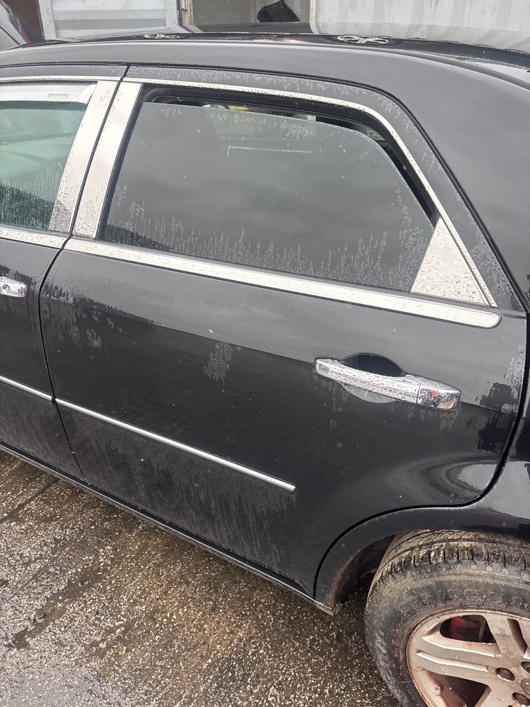 [EPE-123949] Puerta trasera izquierda Chrysler 300C PXR black