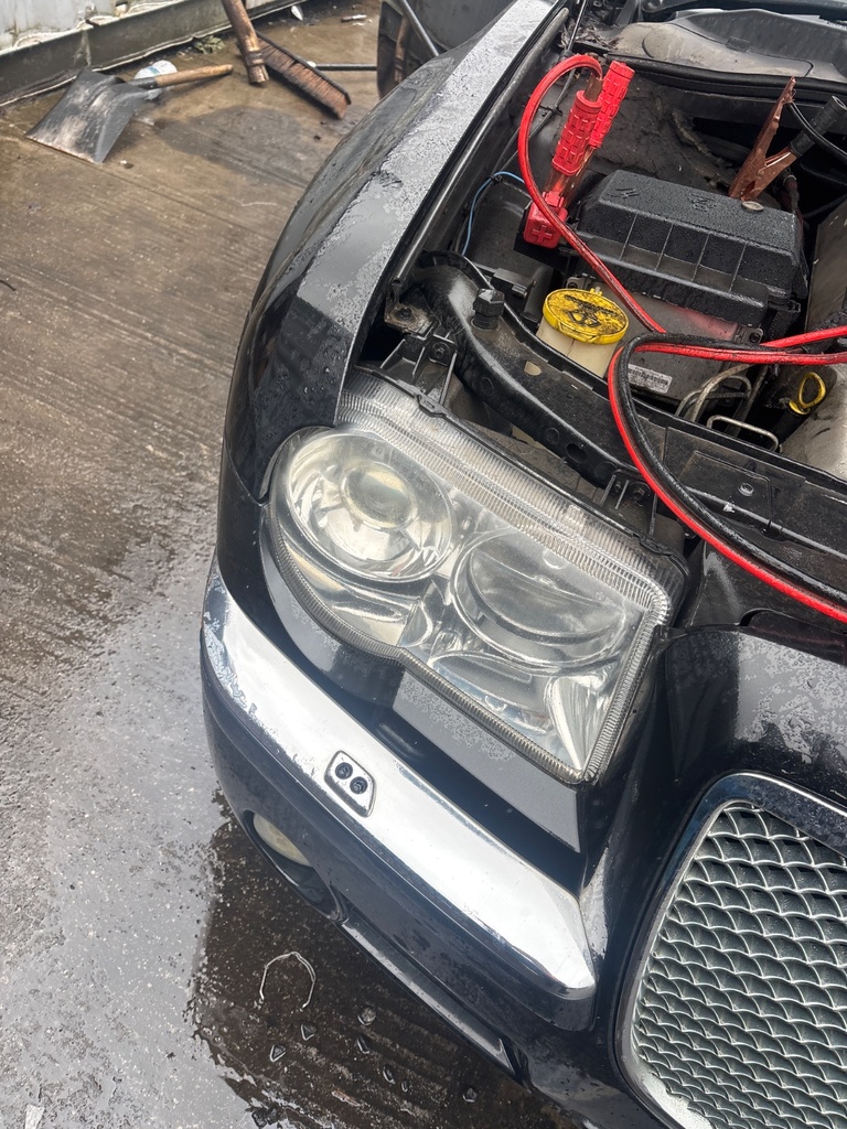 [EPE-123889] Faro derecho Chrysler 300C