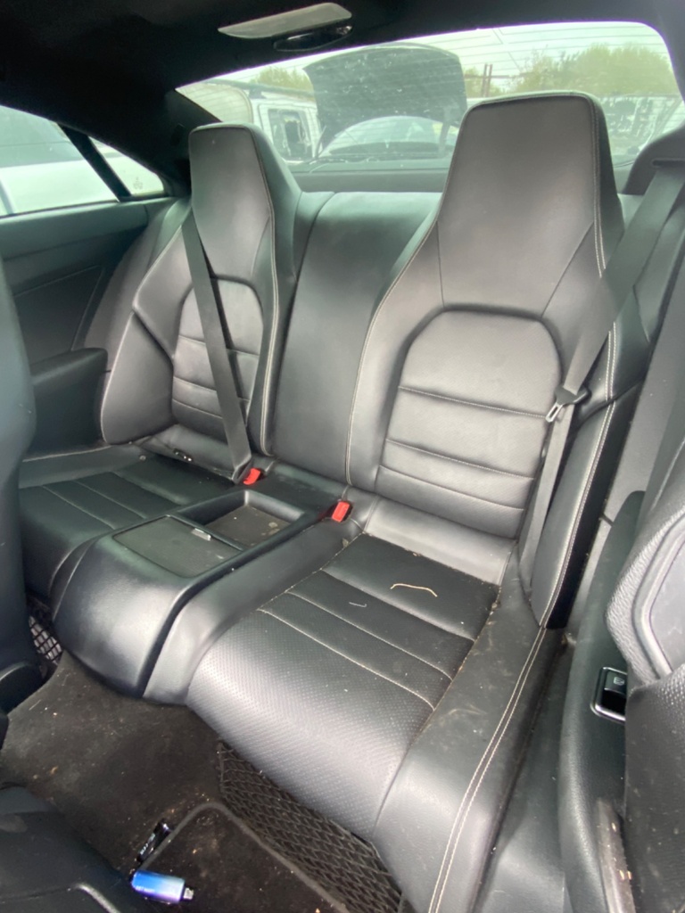 [EPE-102356] Base de asiento trasero Mercedes-Benz E-Class Coupe (2011)