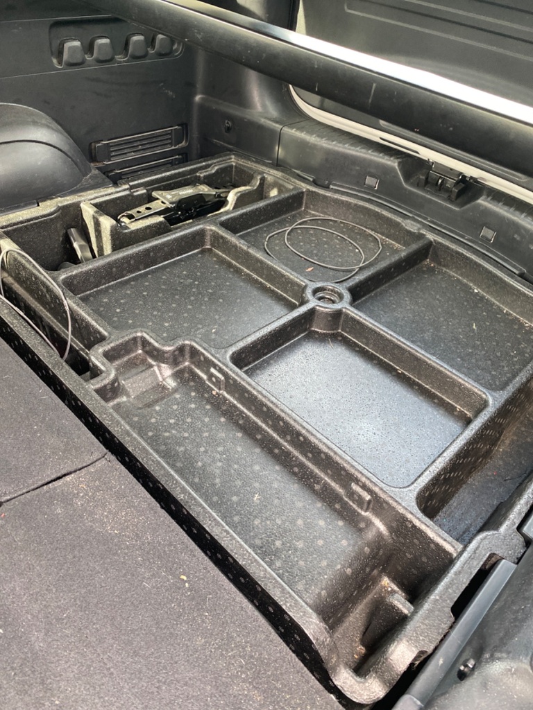 [EPE-103868] Caja de almacenamiento maletero SsangYong Tivoli