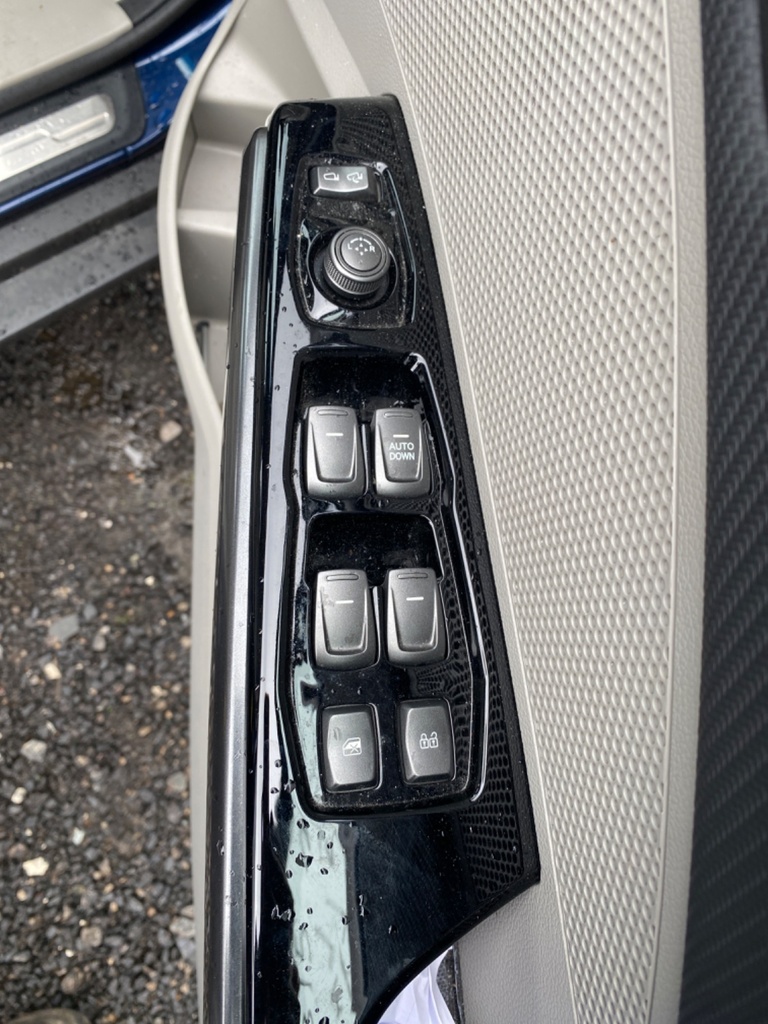 [EPE-103968] Interruptor elevalunas eléctrico delantero derecho SsangYong Tivoli
