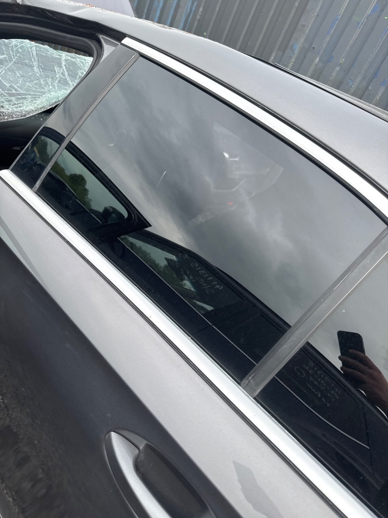 [EPE-104713] Cristal de puerta trasero izquierdo Mercedes-Benz Clase A W177