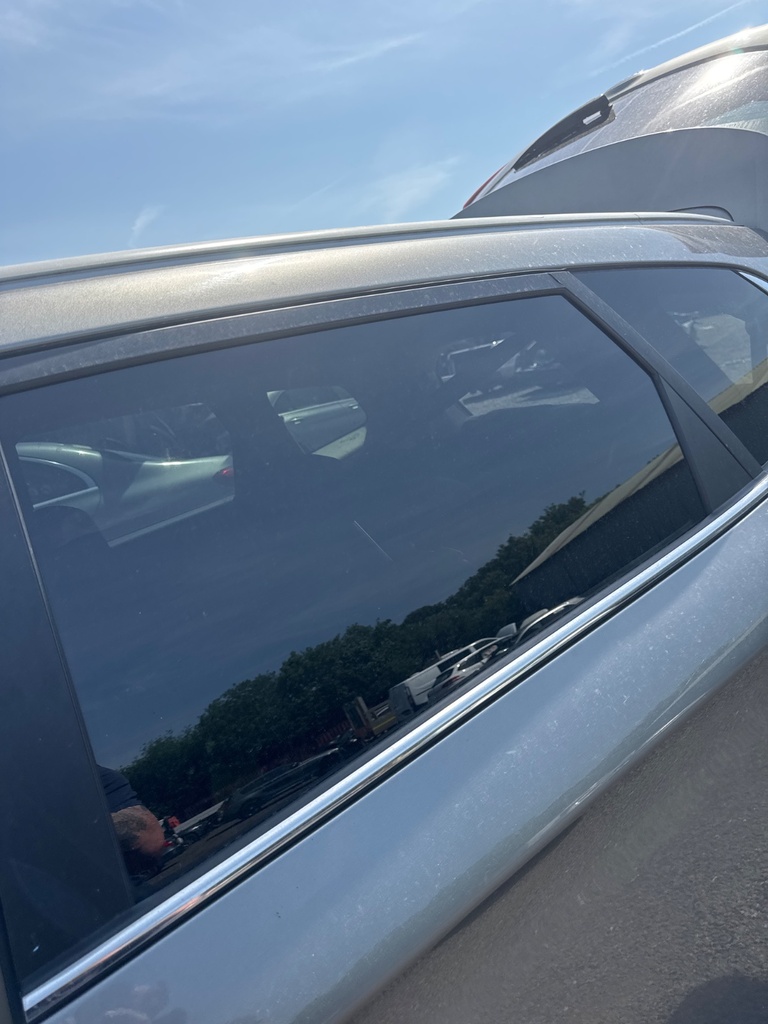 [EPE-105180] Cristal de puerta trasero izquierdo Kia Carens IV