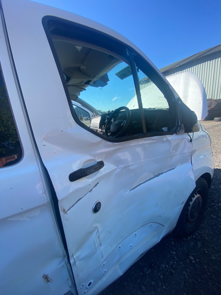 [EPE-102062] Panel interior de puerta delantera derecho FORD TRANSIT CUSTOM 2019