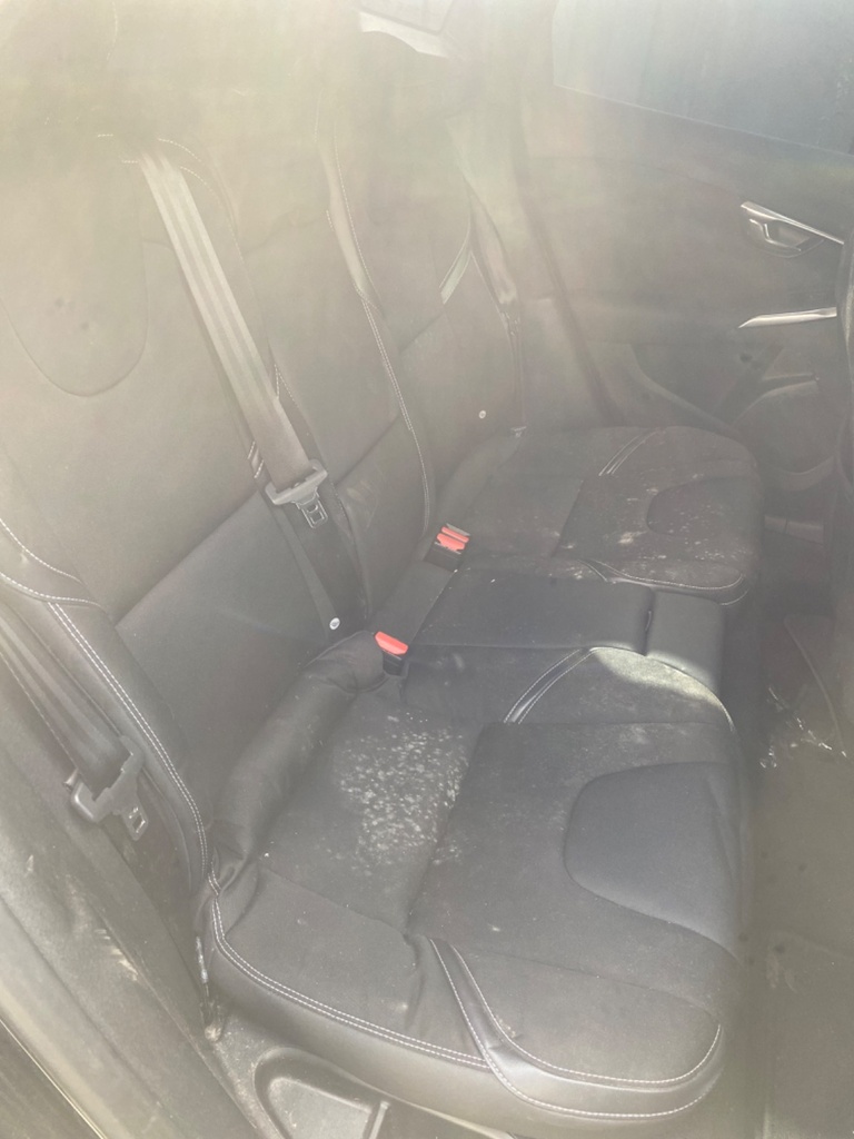 [EPE-102299] Conjunto reposacabezas trasero izquierdo Volvo V40 (525)