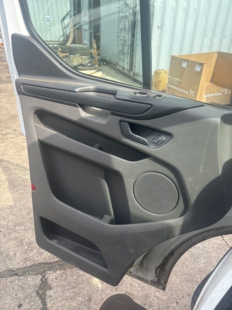 [EPE-102863] Panel interior de puerta delantera izquierda Ford Transit Custom