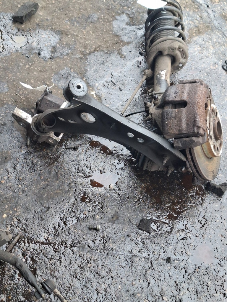[EPE-103782] Brazo de suspensión delantero izquierdo Volkswagen Scirocco III