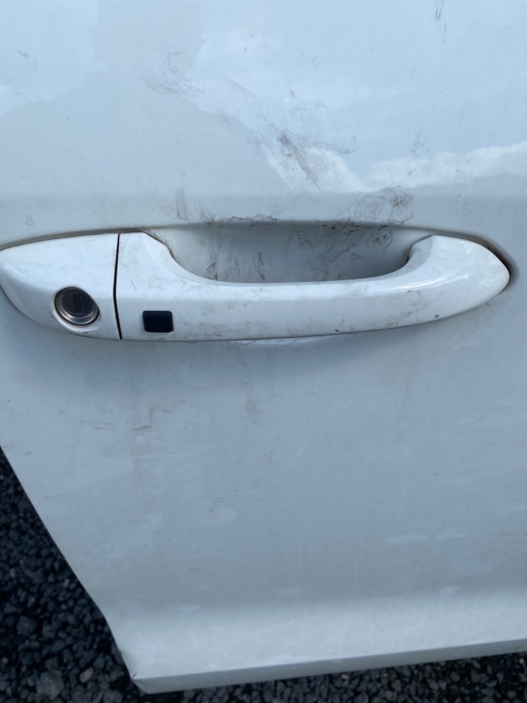 [EPE-103826] Tirador de puerta exterior delantero derecho SsangYong Tivoli