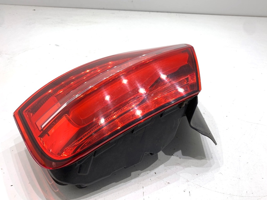 [STARK-882667] Piloto trasero derecho Audi A8 D4 (4H2, 4H8, 4HC, 4HL) 2009-2018