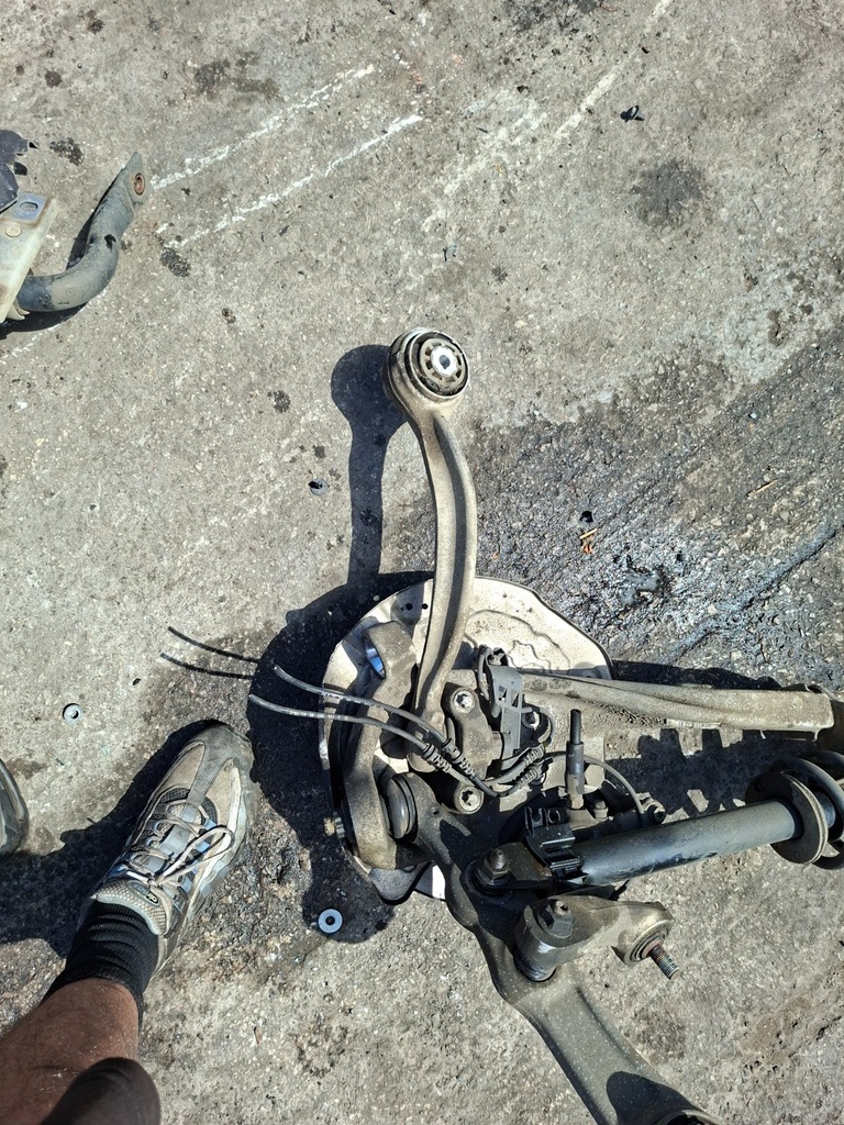 [EPE-104612] Brazo de suspensión inferior delantero derecho Mercedes-Benz Clase C W205
