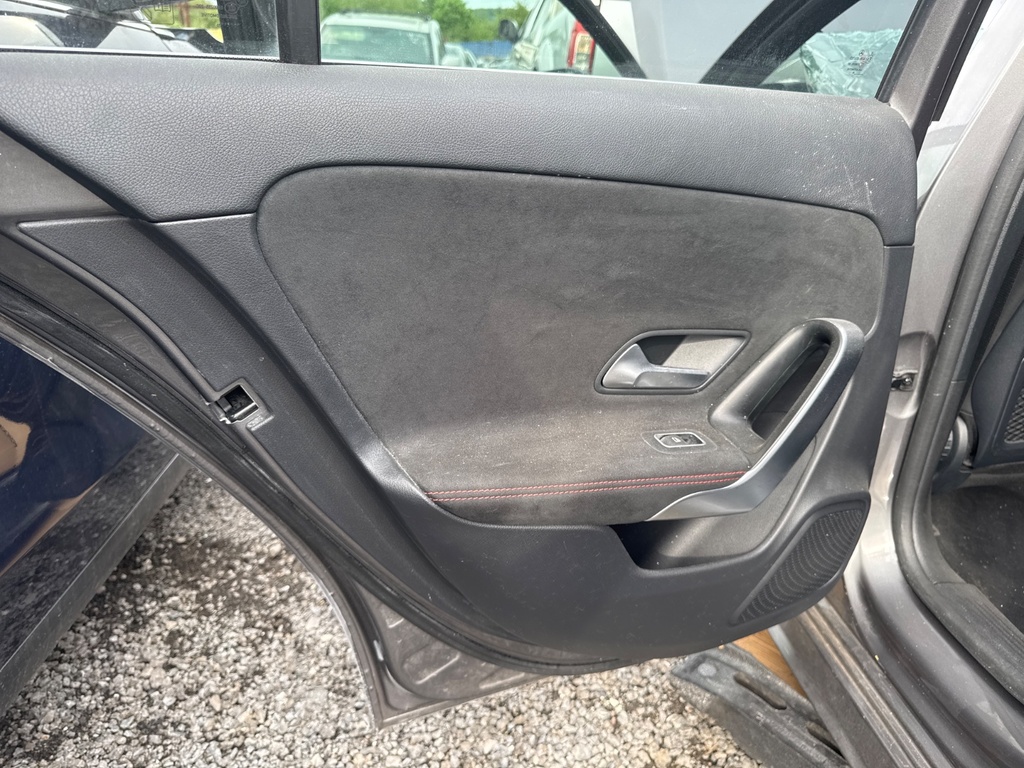 [EPE-104726] Panel interior de puerta trasera izquierda Mercedes-Benz Clase A W177