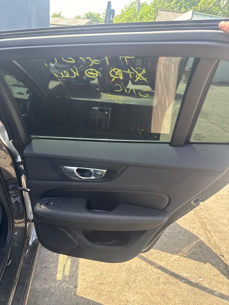 [EPE-105693] Tapizado interior puerta trasera derecha Volvo V60