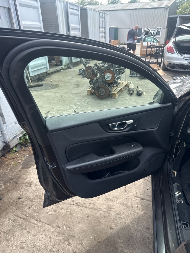 [EPE-105716] Altavoz de puerta delantero izquierdo Volvo V60