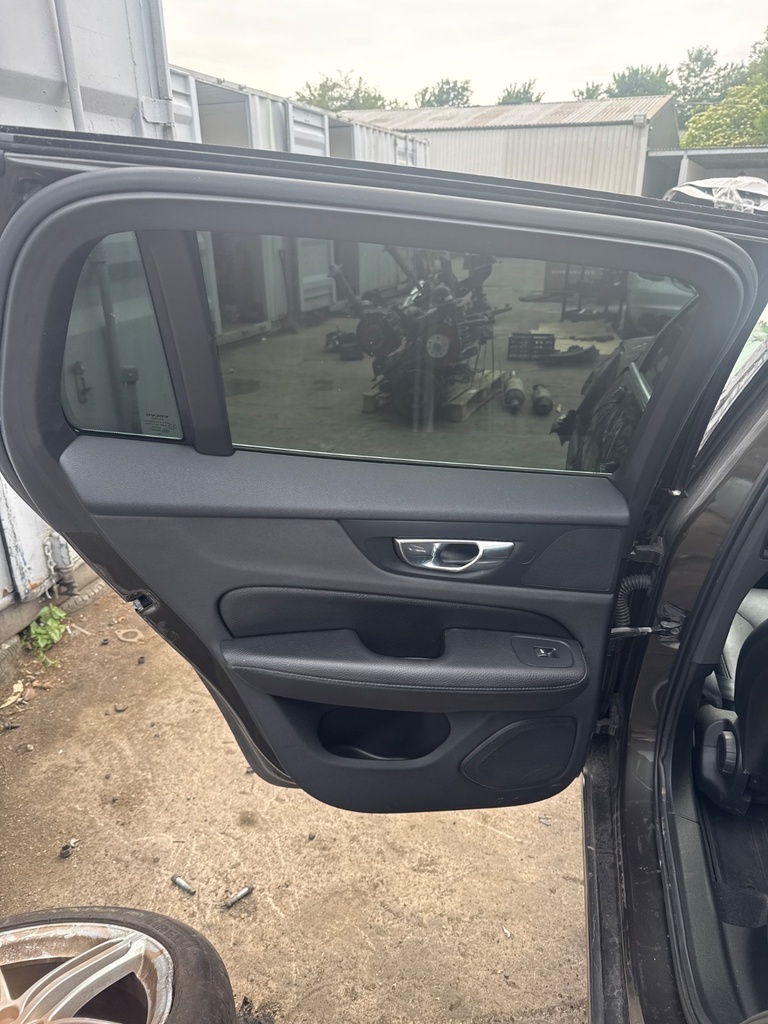 [EPE-105723] Altavoz puerta trasera izquierda Volvo V60