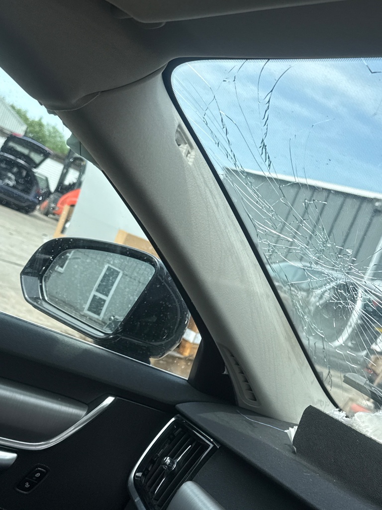 [EPE-105989] Pilar A Volvo V90