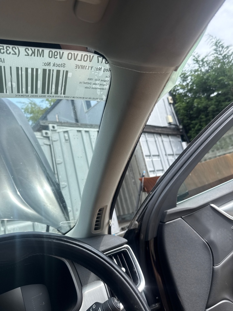 [EPE-105990] Pilar A Volvo V90