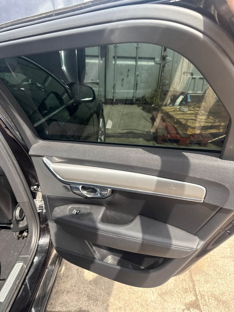 [EPE-106092] Altavoz de puerta trasera derecha Volvo V90