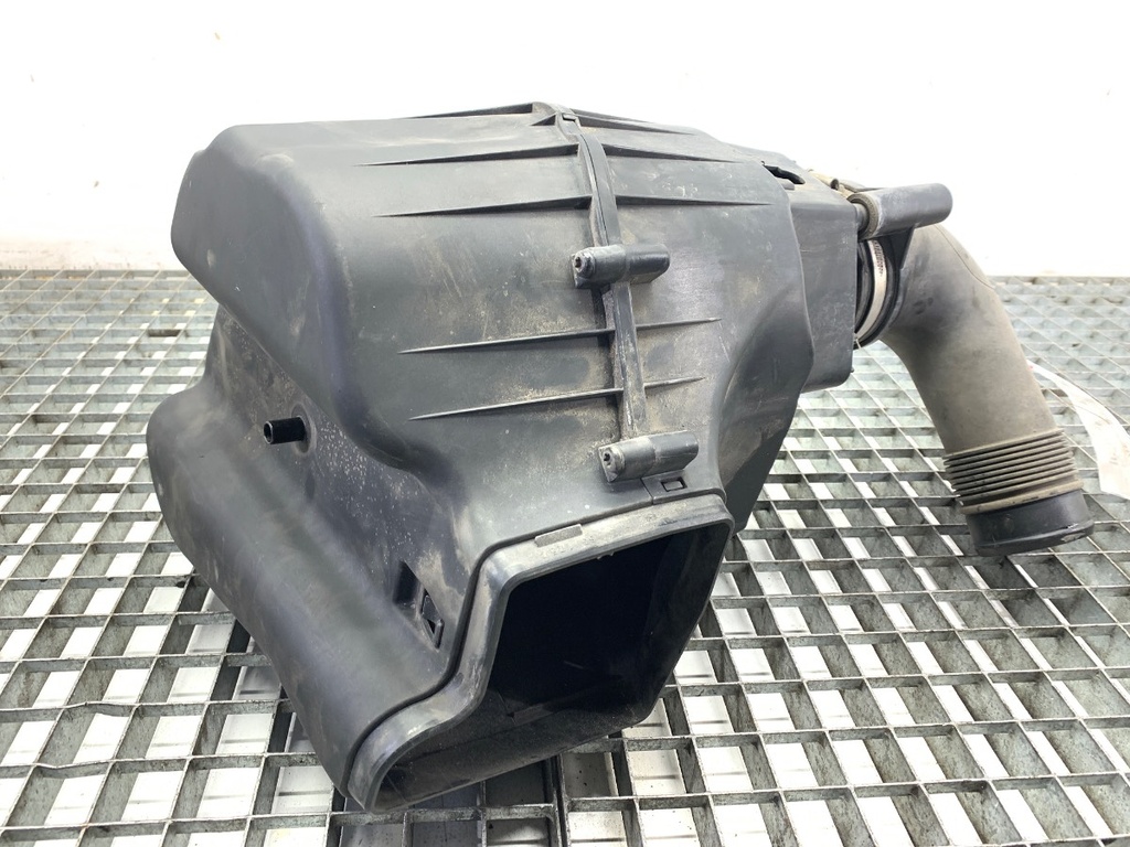 [STARK-882642] Caja de filtro de aire Audi A8 D4 (4H2, 4H8, 4HC, 4HL) 4.2 TDI quattro 2013-2018
