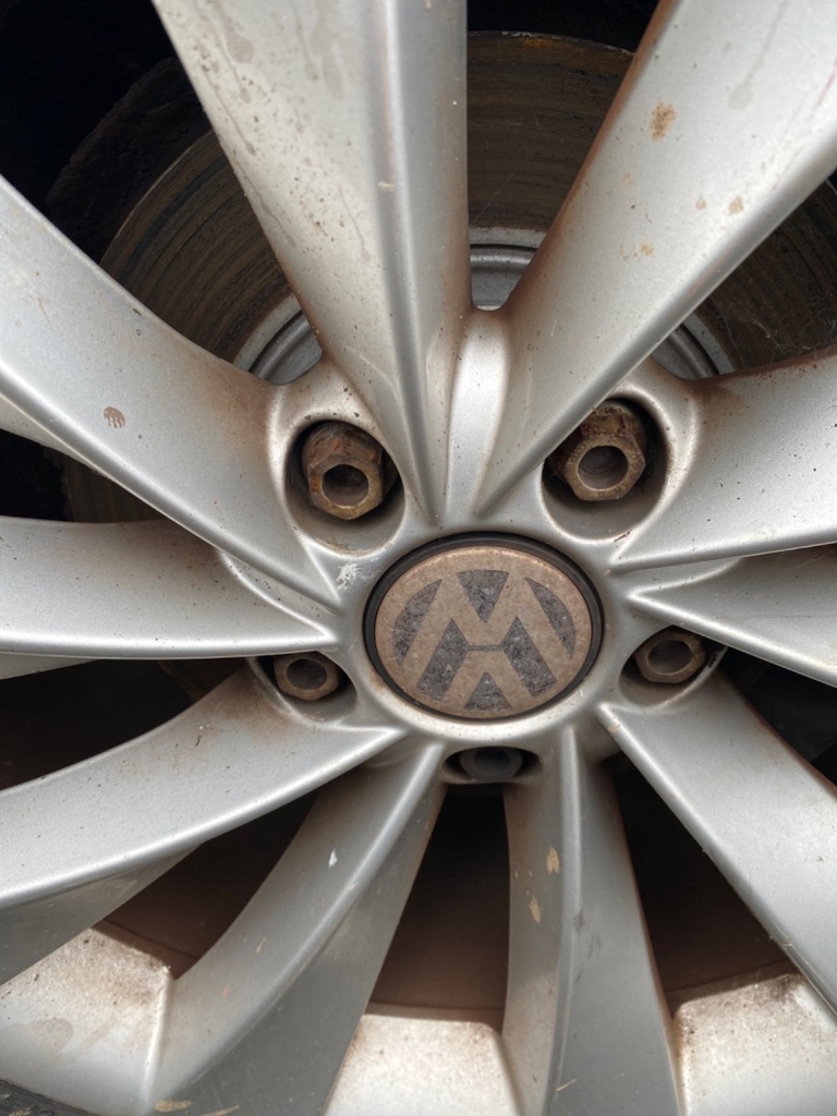 [EPE-107186] Buje de rueda trasero izquierdo VW Caravelle Mk IV
